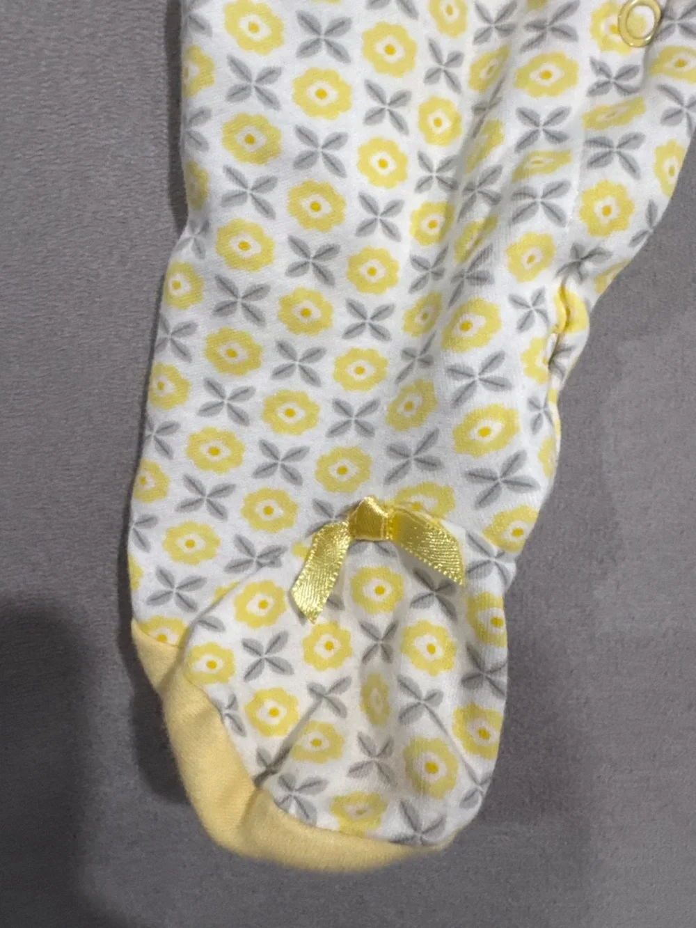 Offspring baby girl size 9 Months one piece Footie